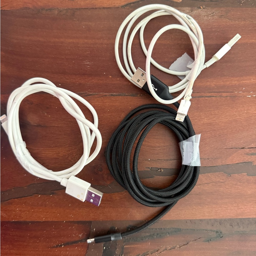 USB A to Apple Lightening assorted lengths l 3 Charging Cables